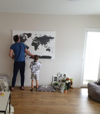 push-pin-world-map-customer-photo-family-map-black-white