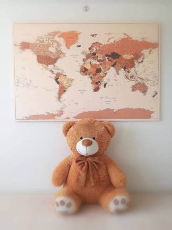 vintage-push-pin-canvas-world-map