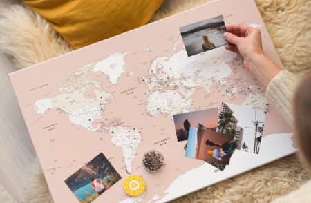 world-map-pin-baord-small-dusty-pink-3mp-aspect-ratio-780-510